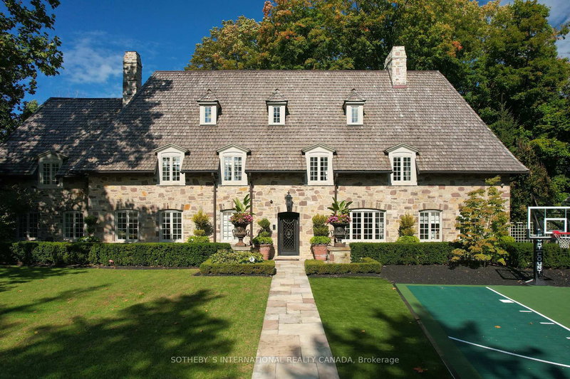 108 Sandringham Dr, Toronto, M3H 1C9 | Image 2