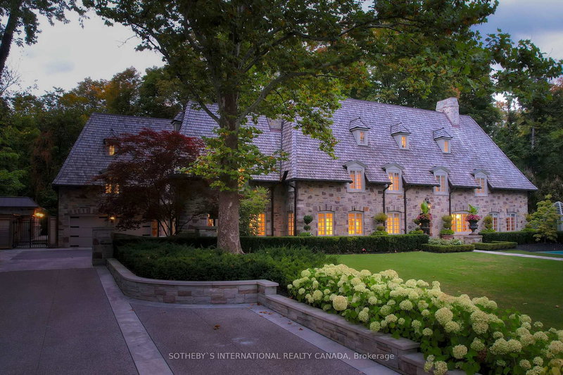 108 Sandringham Dr, Toronto, M3H 1C9 | Image 3