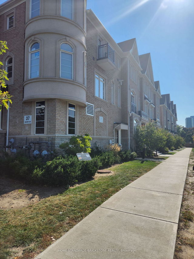 6 - 39 Drewry Avenue