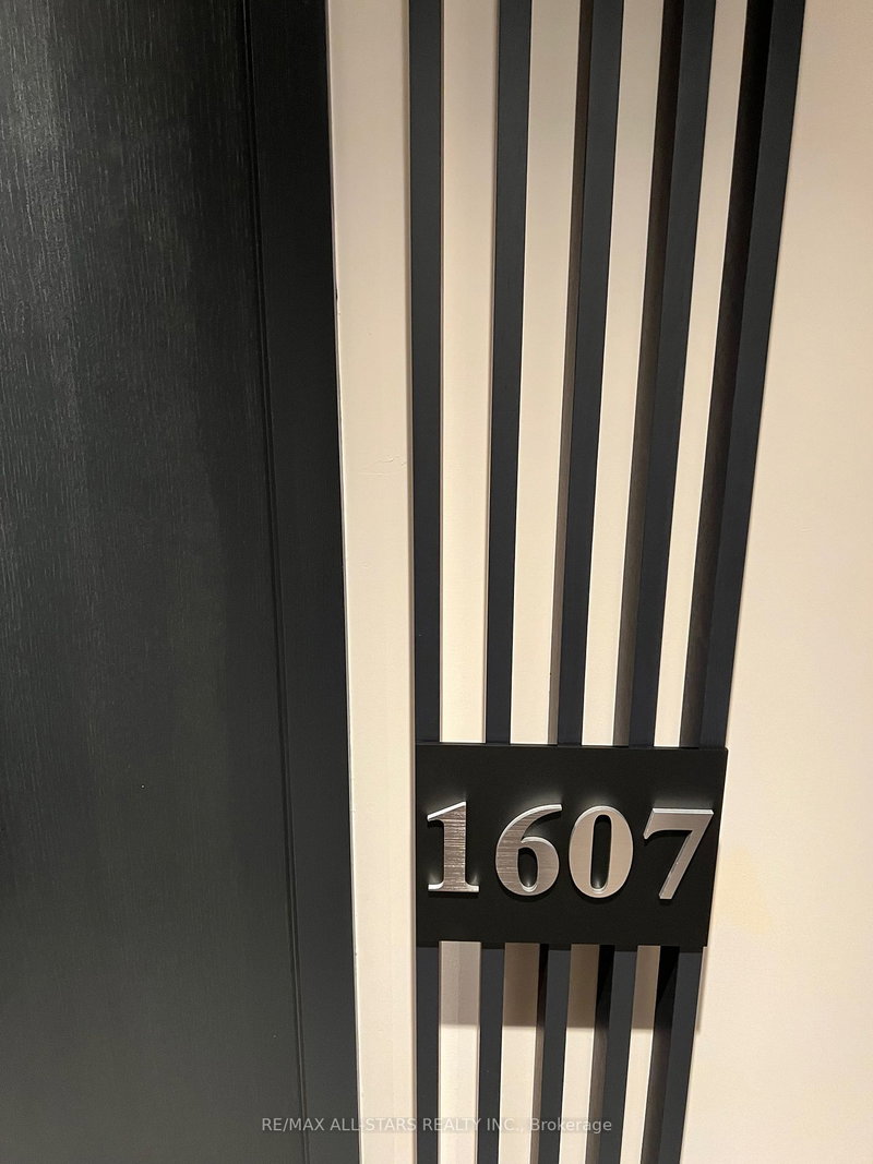 1607 - 81 Wellesley St E, Toronto, M4Y 0C5 | Image 2