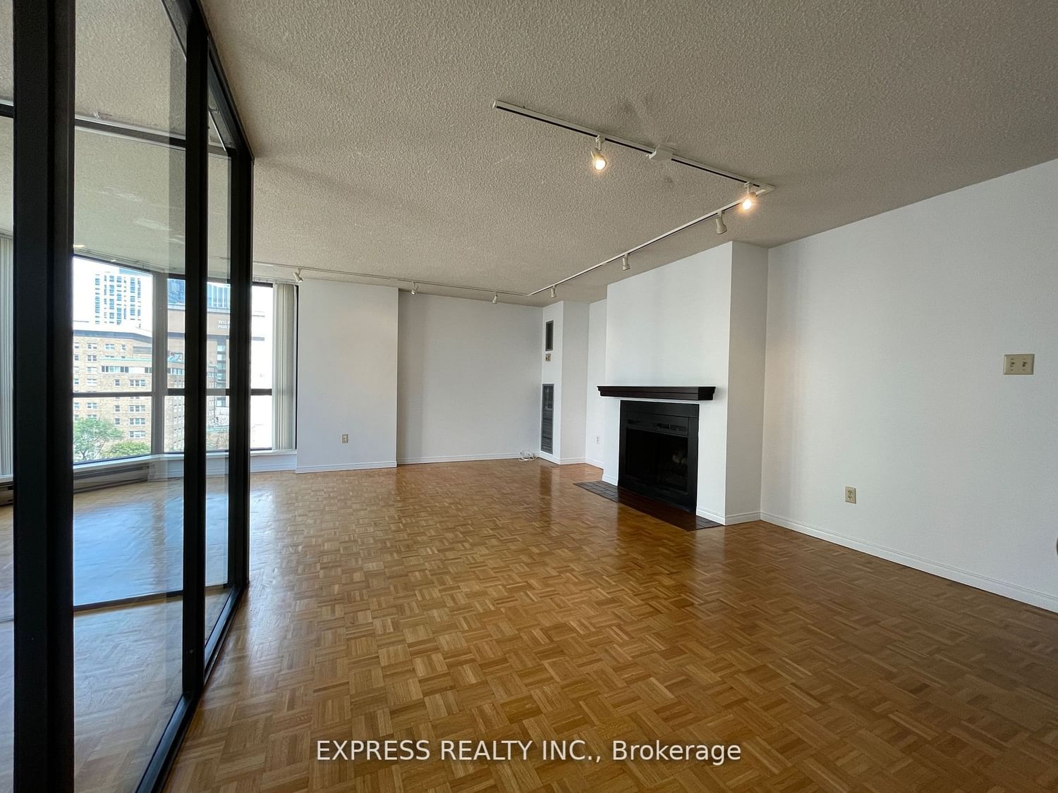 Condo leased at 1103-211 St Patrick Street, Toronto, Kensington-Chinatown, M5T 2Y9 - MLS: C7058618