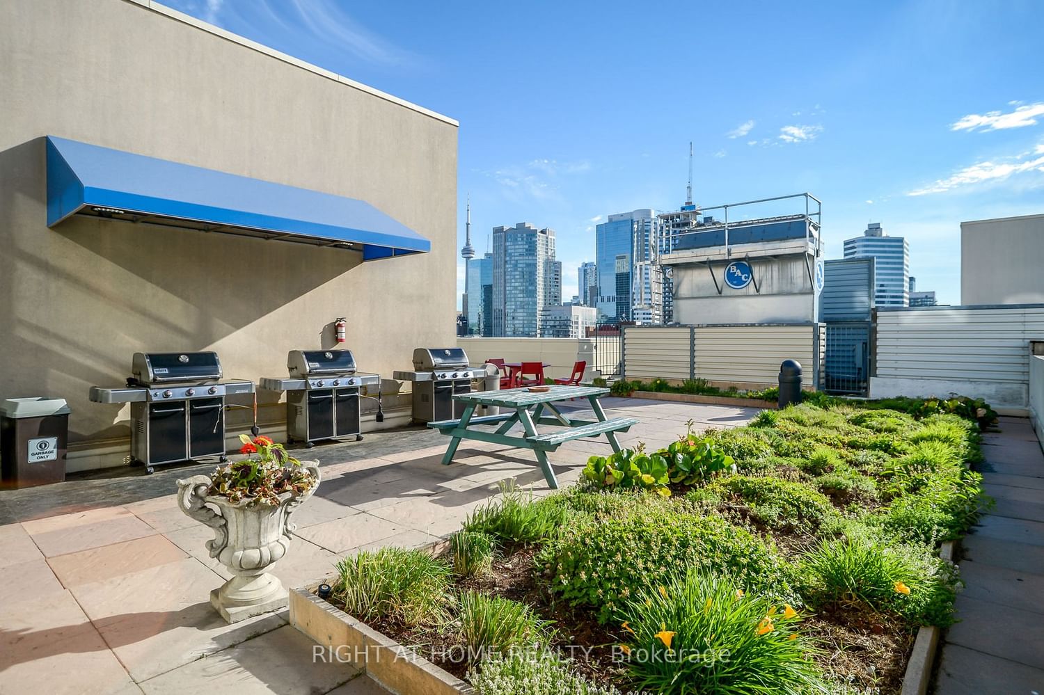 Listing Image 16