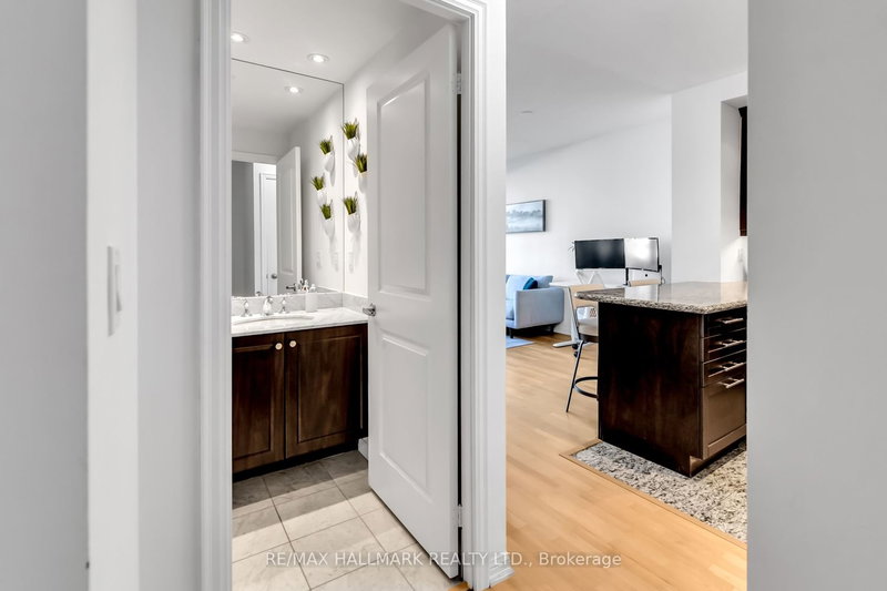 522 - 628 Fleet St, Toronto, M5V 1A8 | Image 3