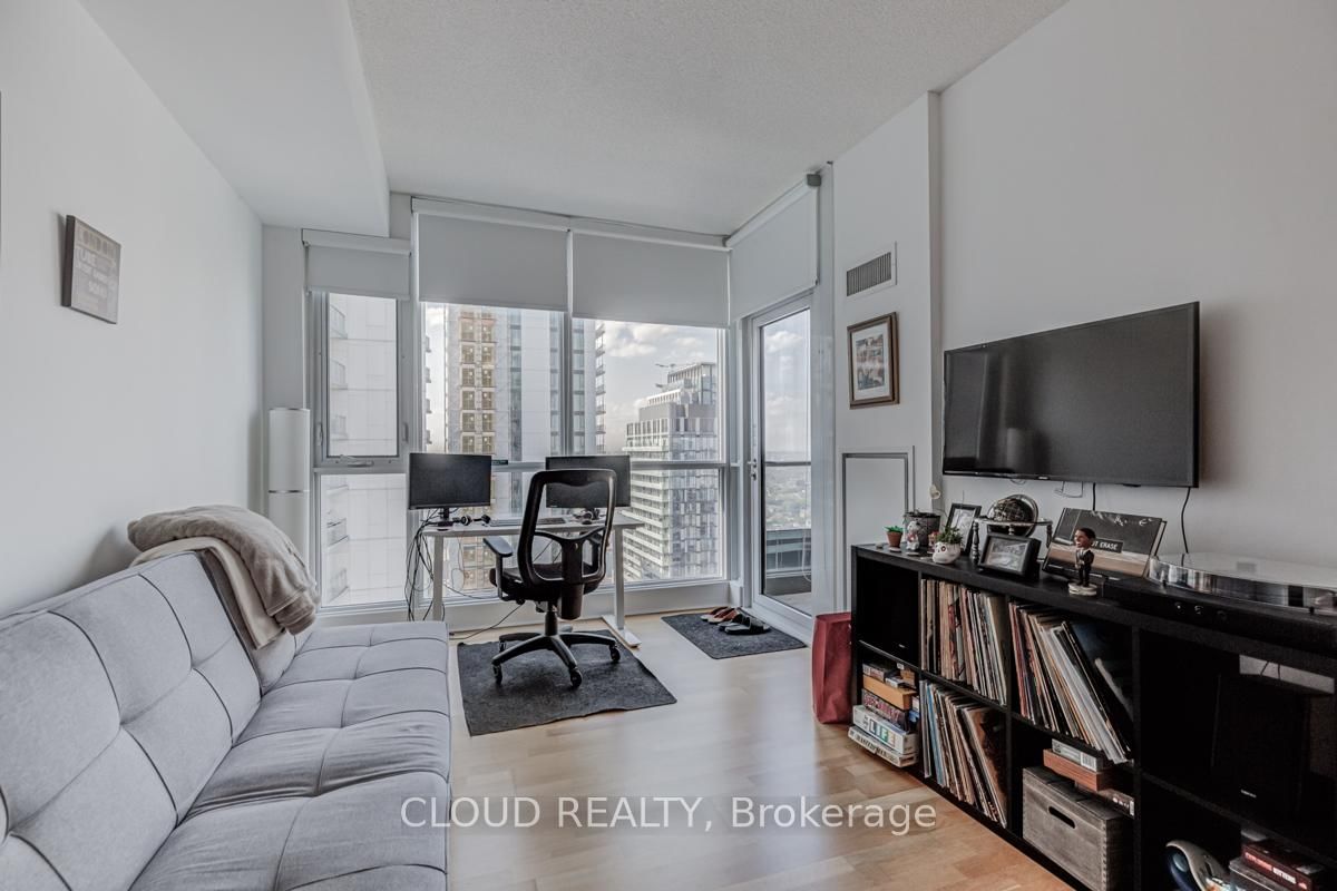 Listing Image 10