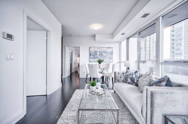 705 - 17 Kenaston Gardens