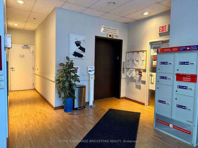 1111 - 15 Maplewood Avenue