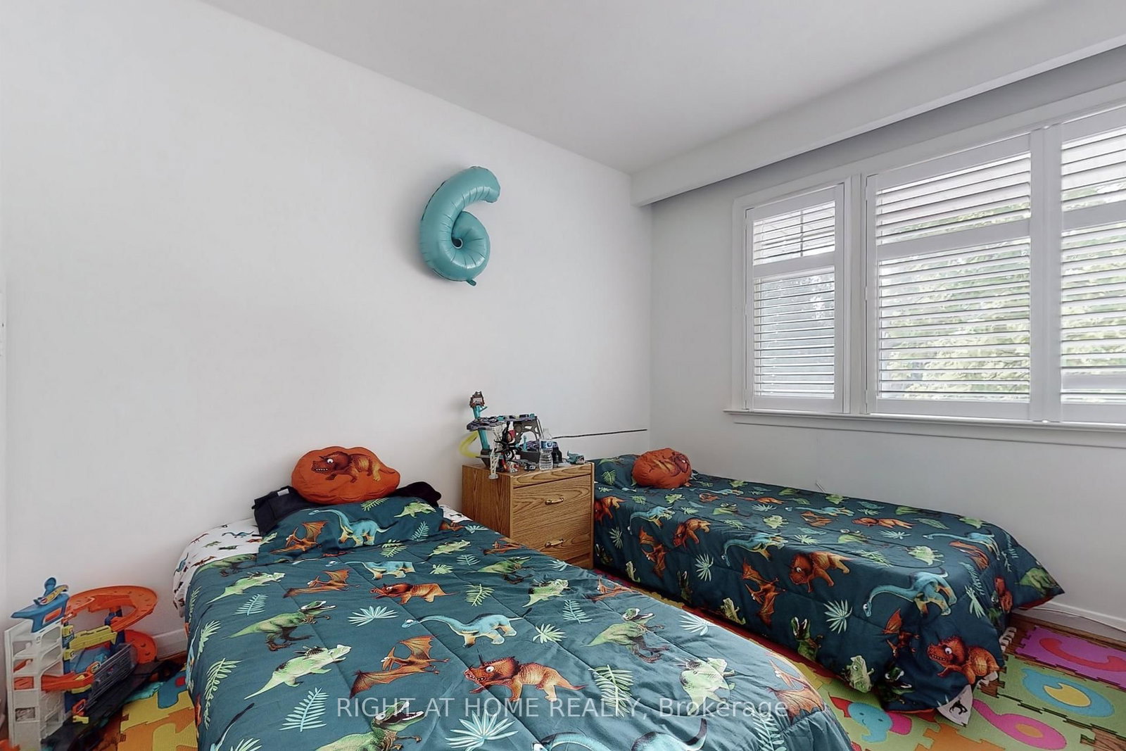Listing Image 23
