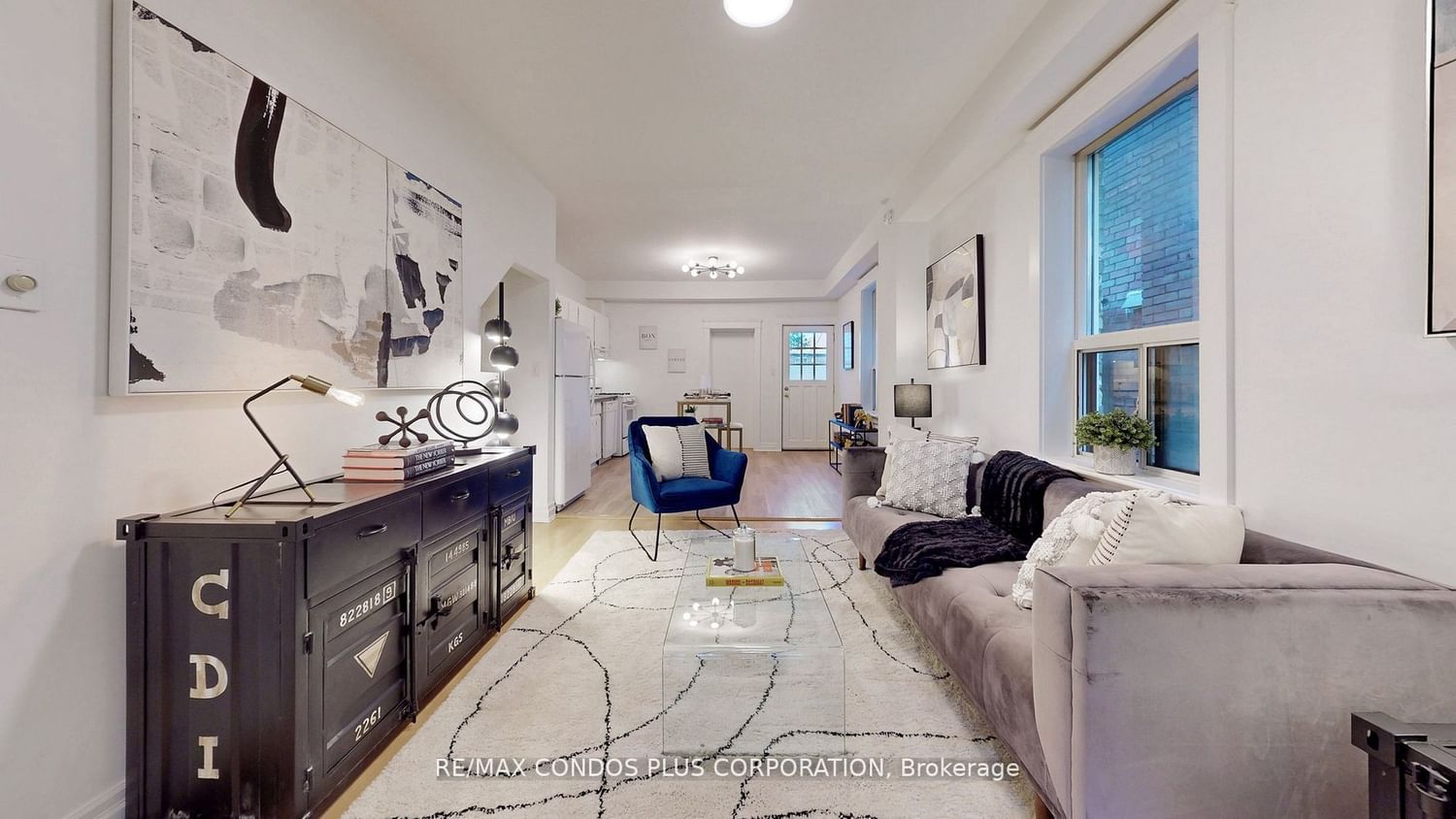 Listing Image 5