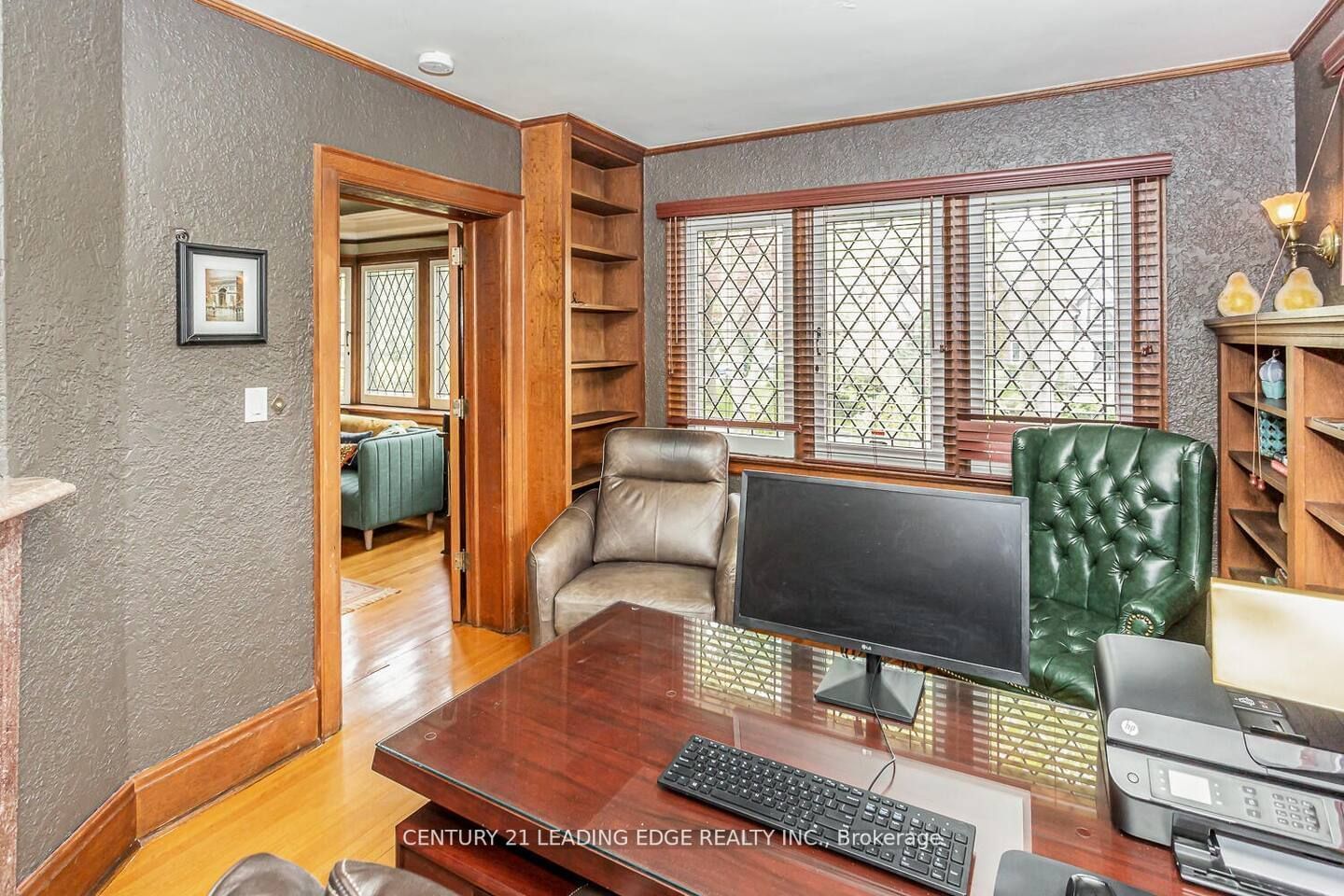 Listing Image 10