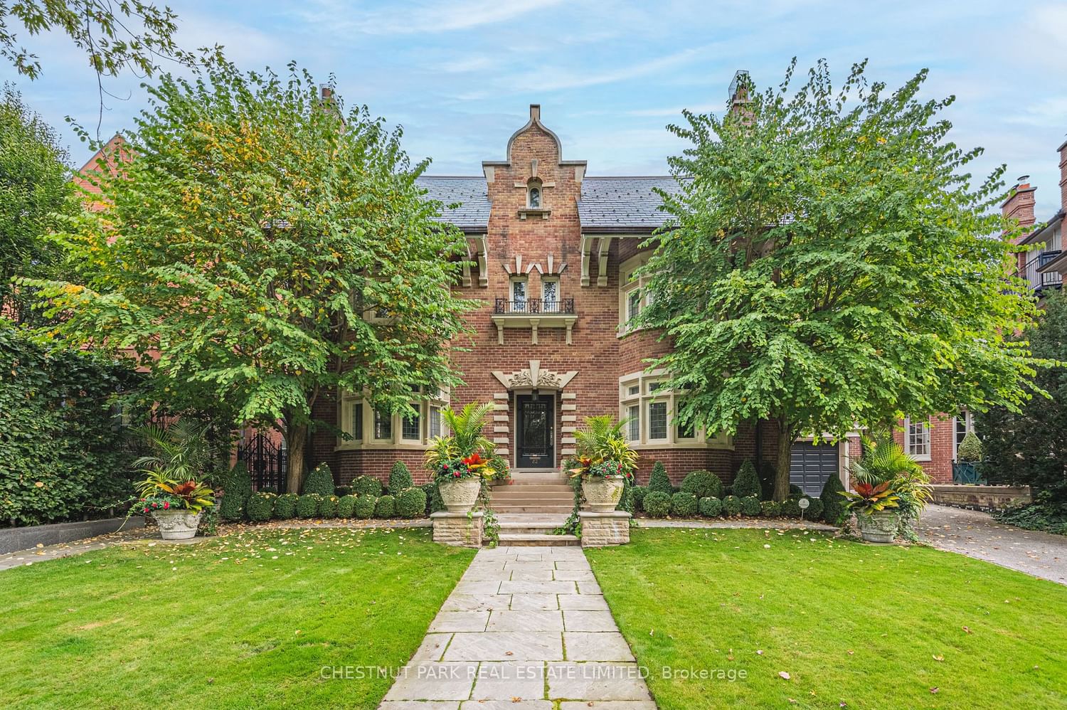 Building in 82 Chestnut Park Road