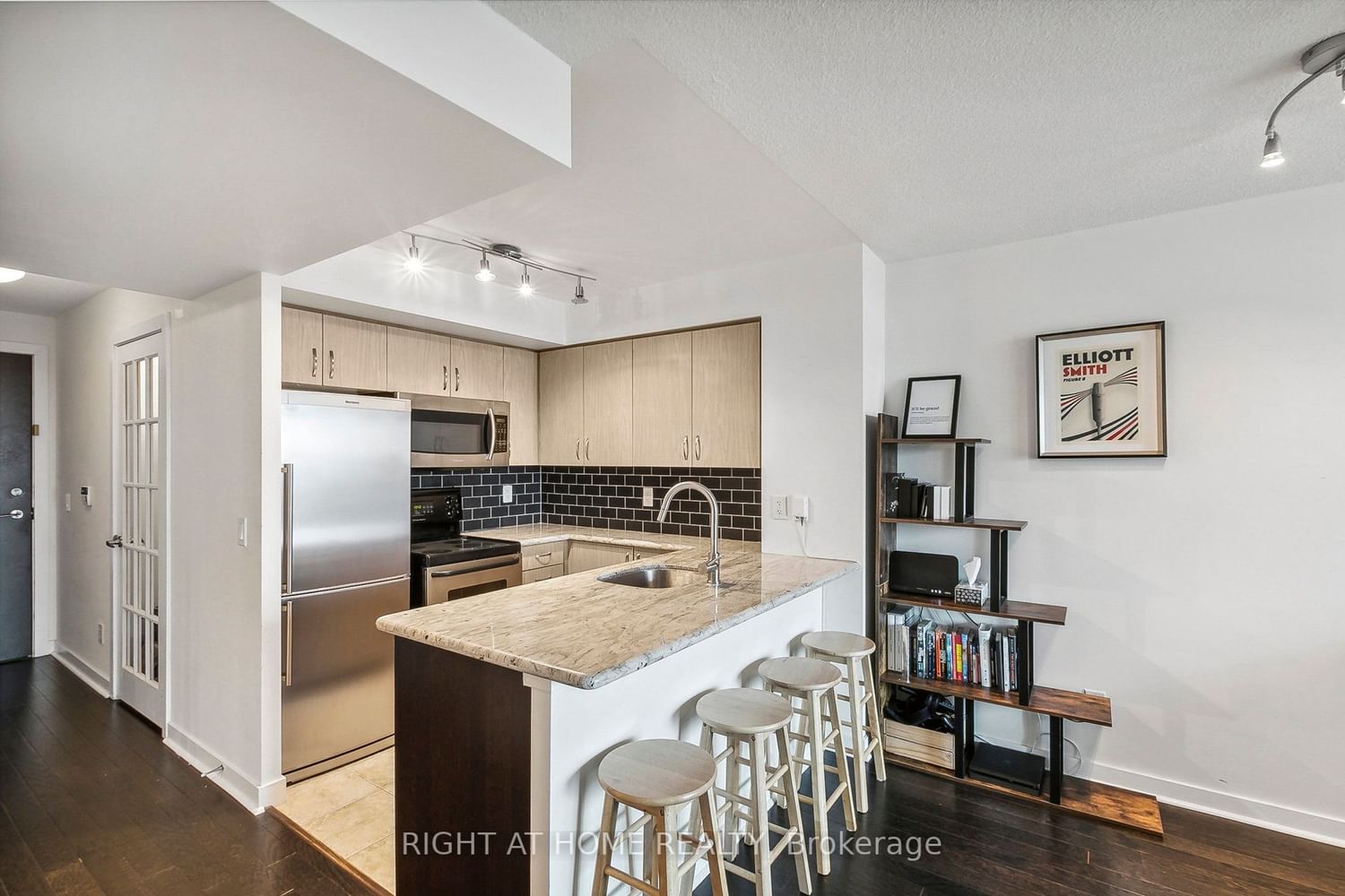 Listing Image 20