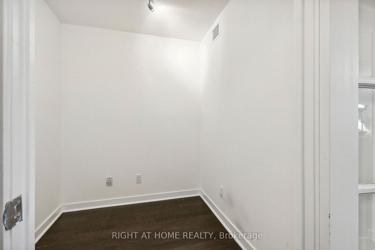Listing Image 30