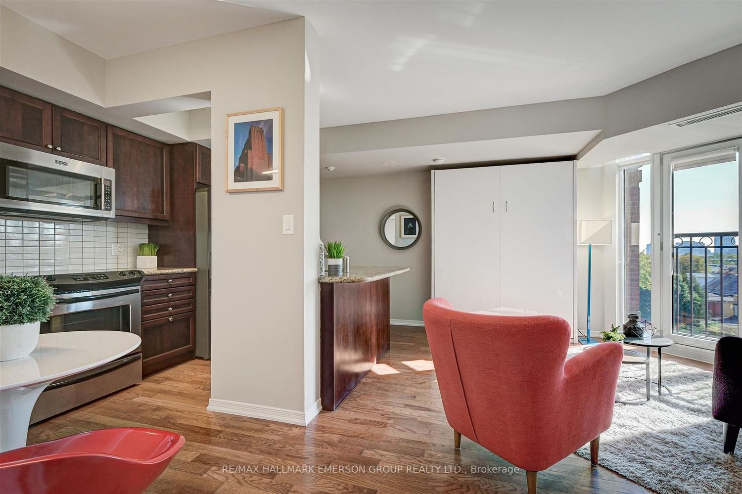 Listing Image 7
