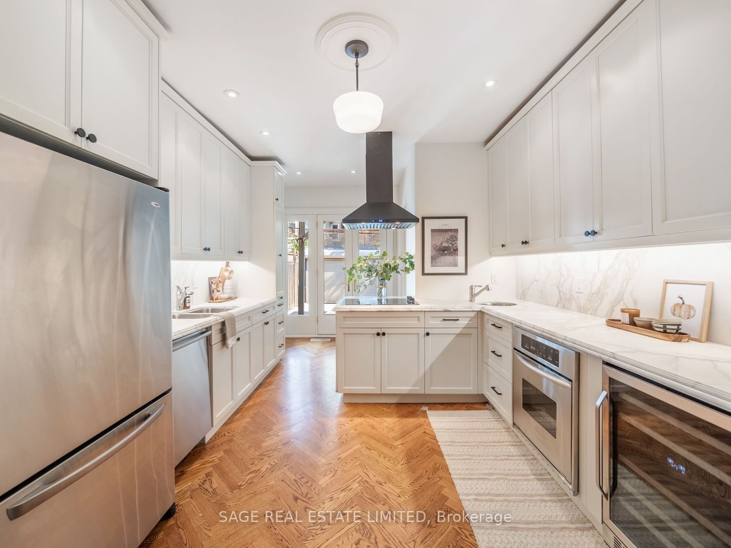 Listing Image 10