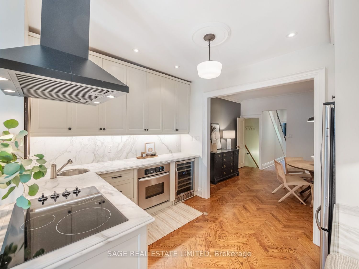 Listing Image 12