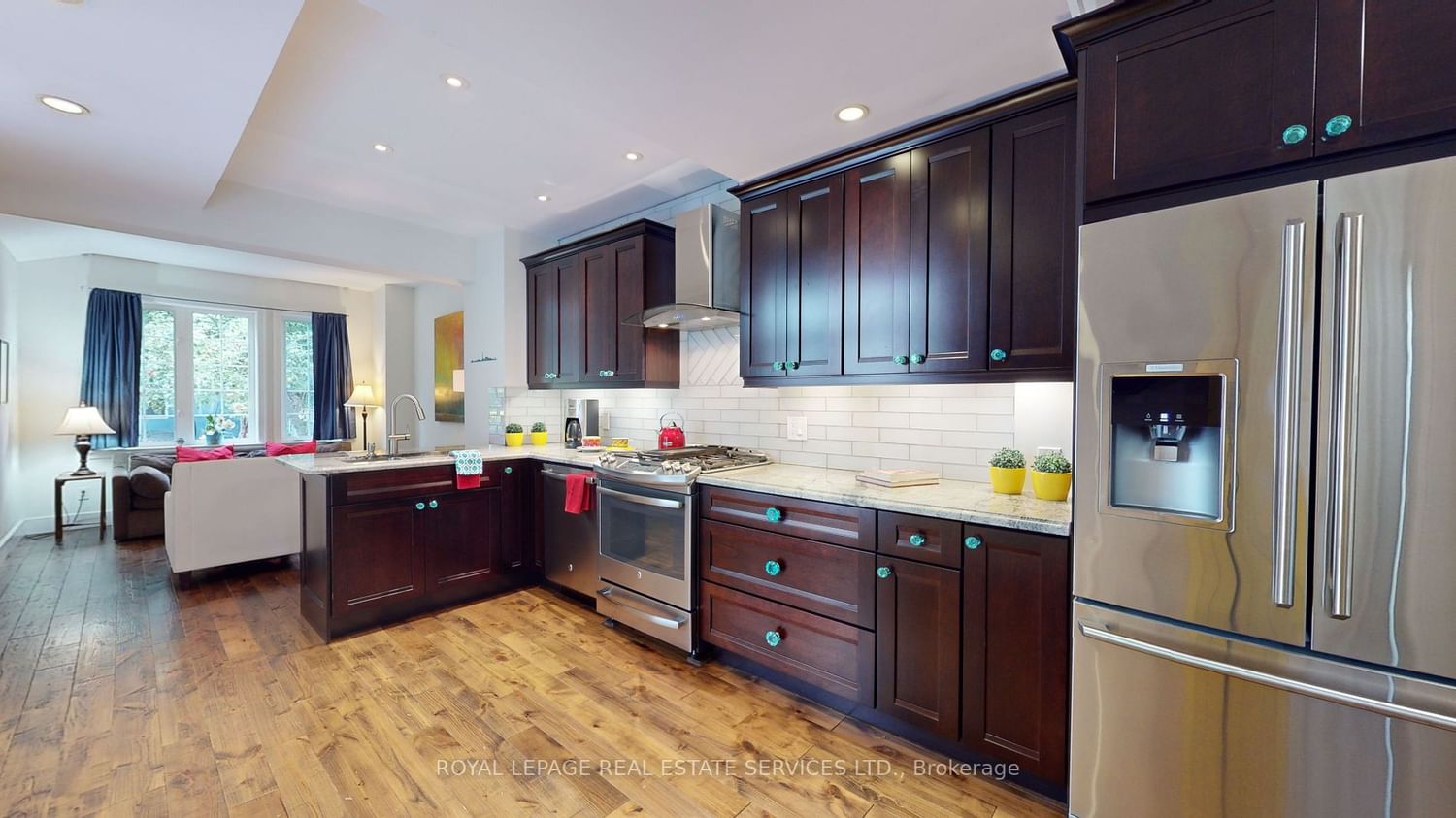 Listing Image 10