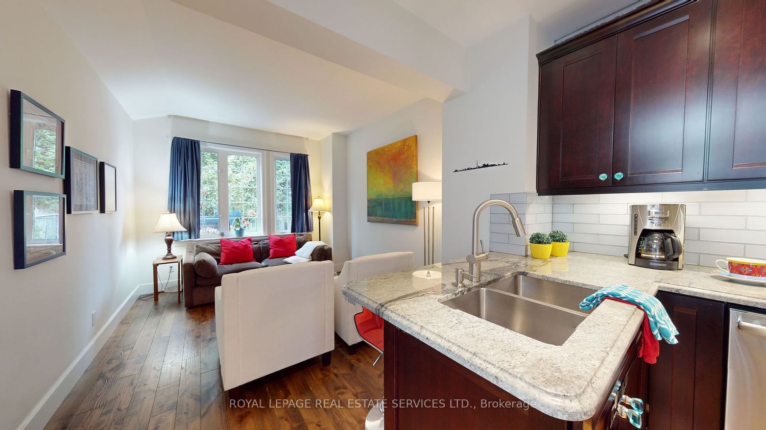 Listing Image 12