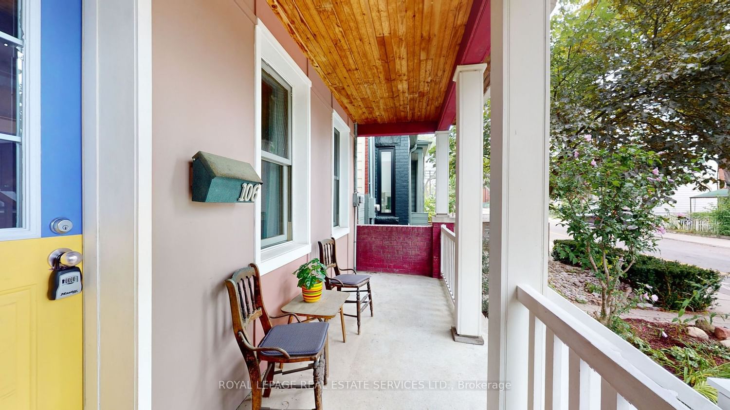 Listing Image 4