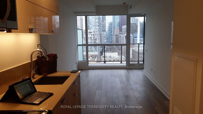 1309 - 290 Adelaide St W, Toronto, M5V 0P3 | Image 3