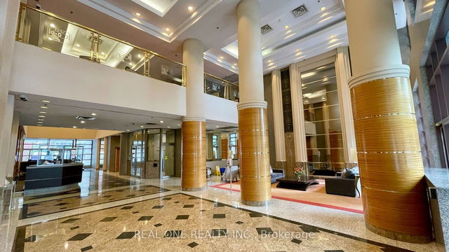2517 - 1001 Bay Street