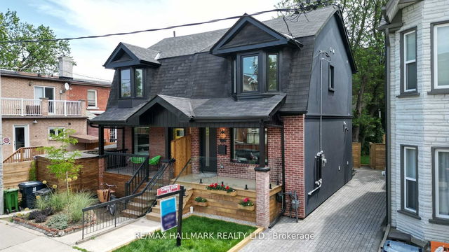 1 1/2 Delaney Crescent