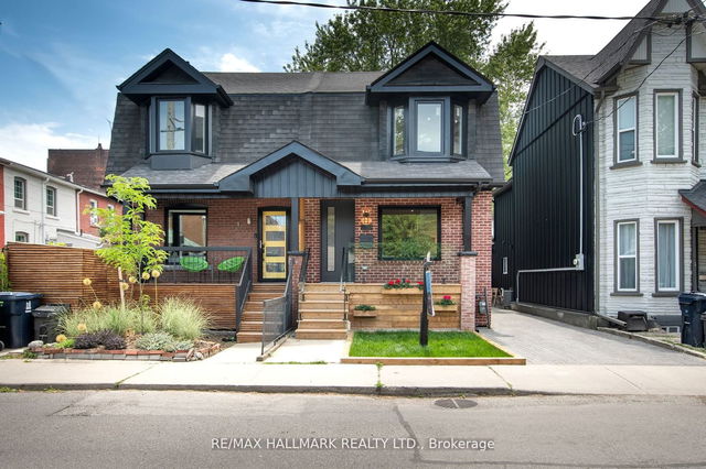 1 1/2 Delaney Crescent