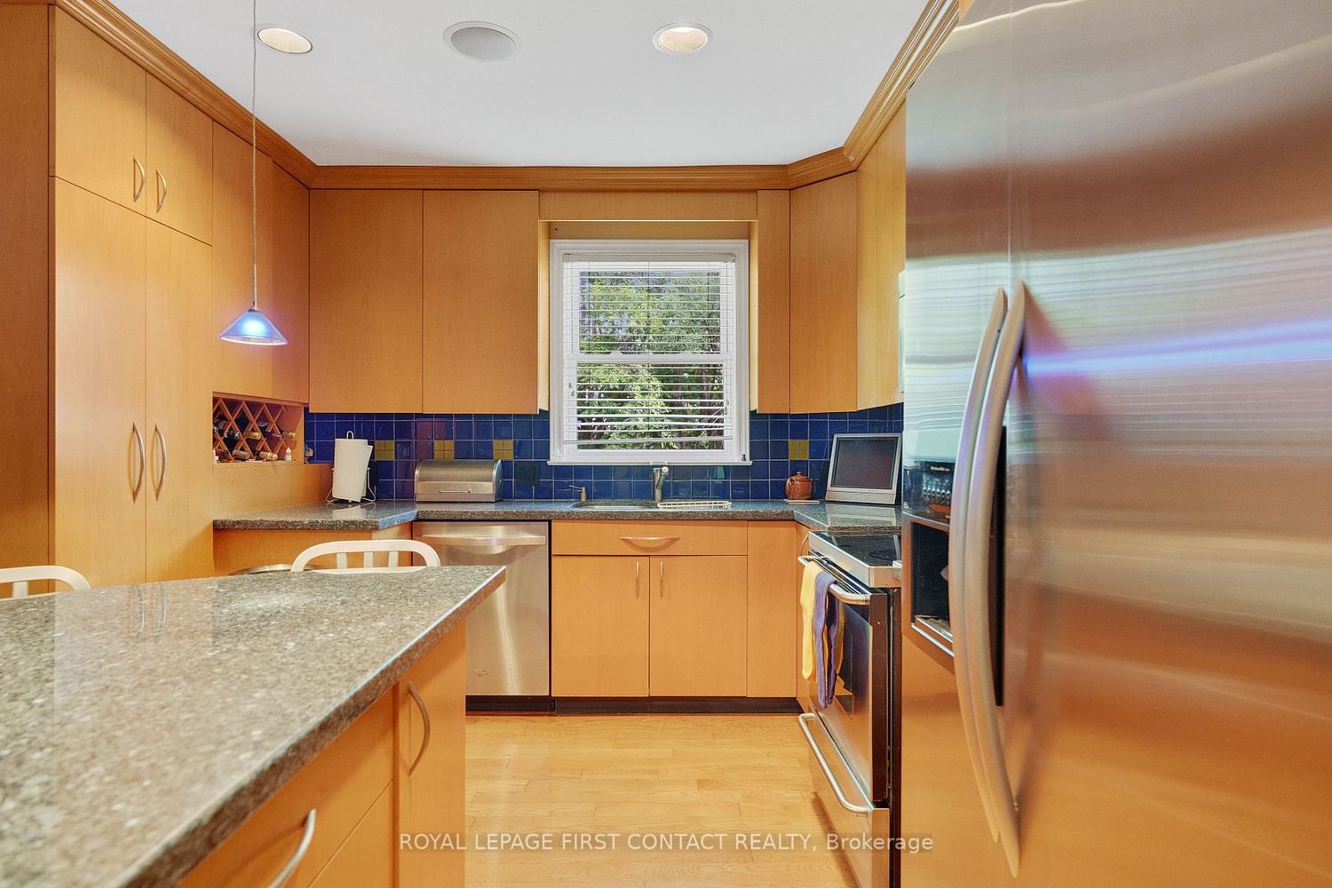 Listing Image 7