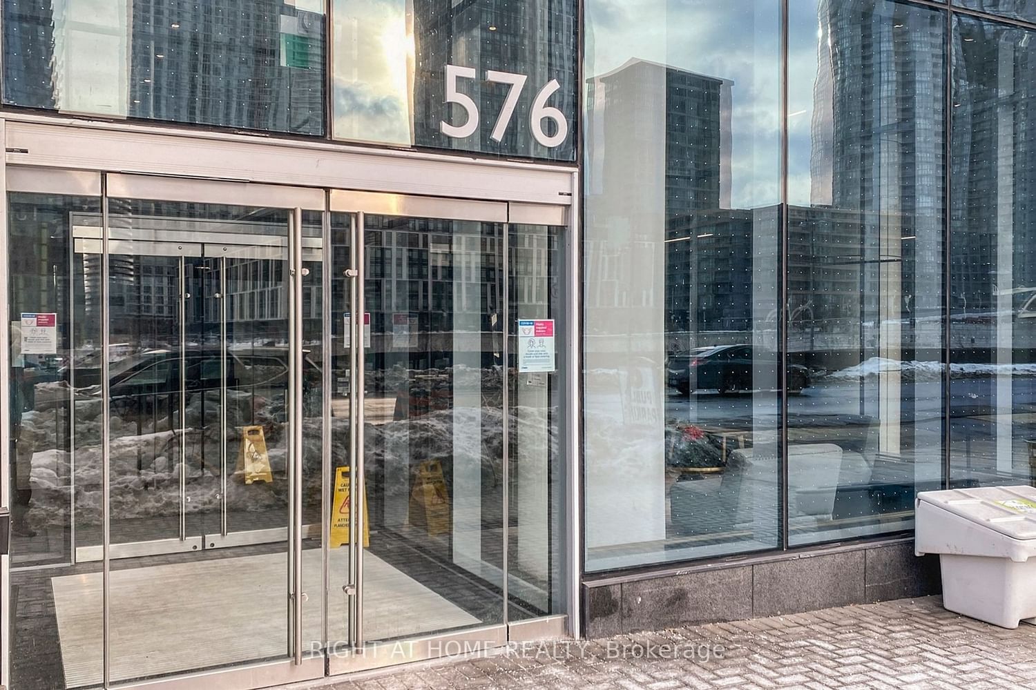 Condo leased at 1207-576 Front Street, Toronto, Waterfront Communities C1, M5V 3Z3 - MLS: C7215540