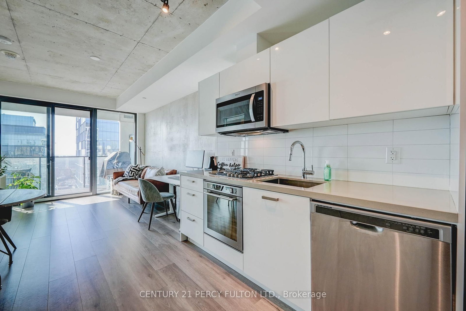 Listing Image 4