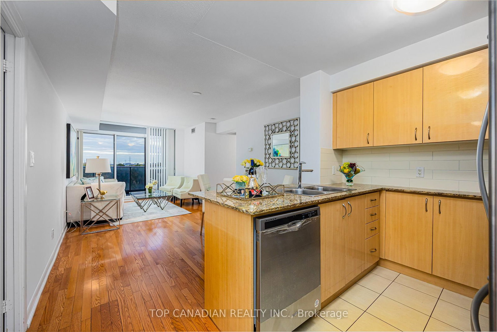 Listing Image 3