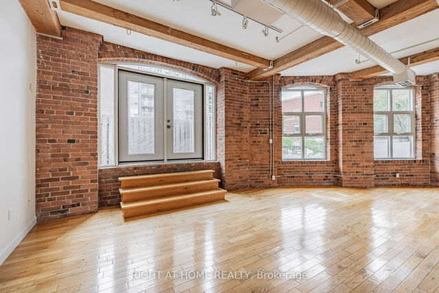 205 - 90 Sherbourne Street