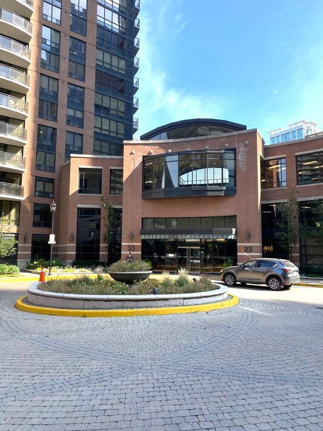 1811 - 33 SHEPPARD Avenue