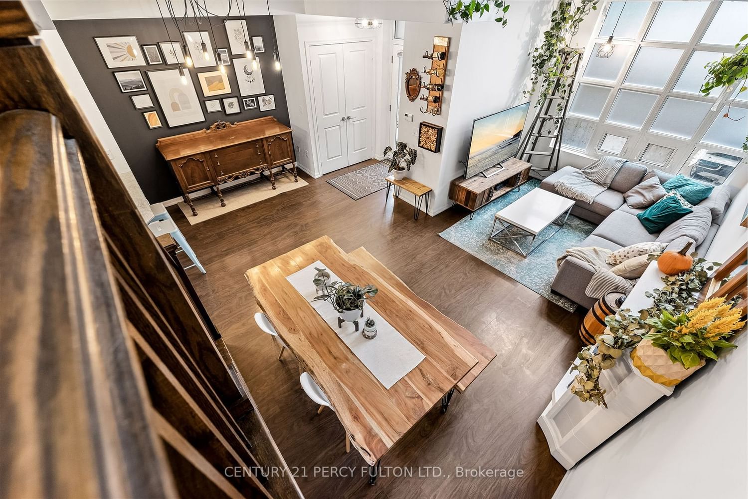 Listing Image 12