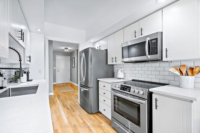 1120 - 270 Wellington Street