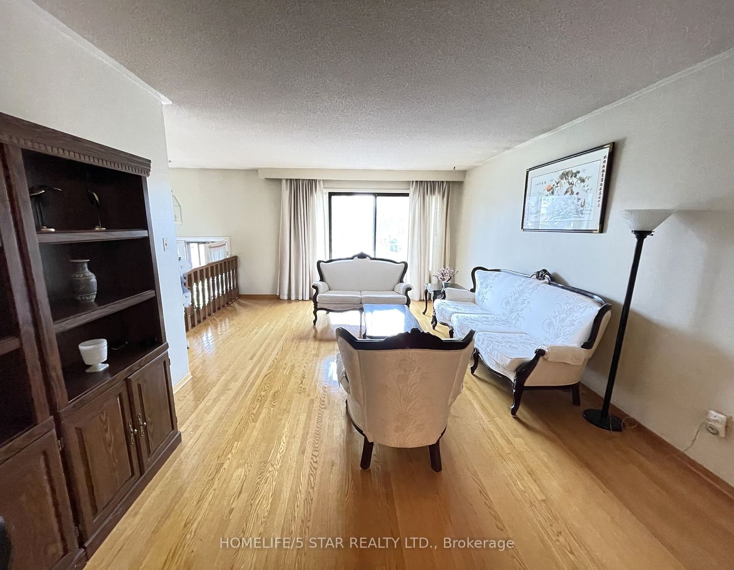 Listing Image 3