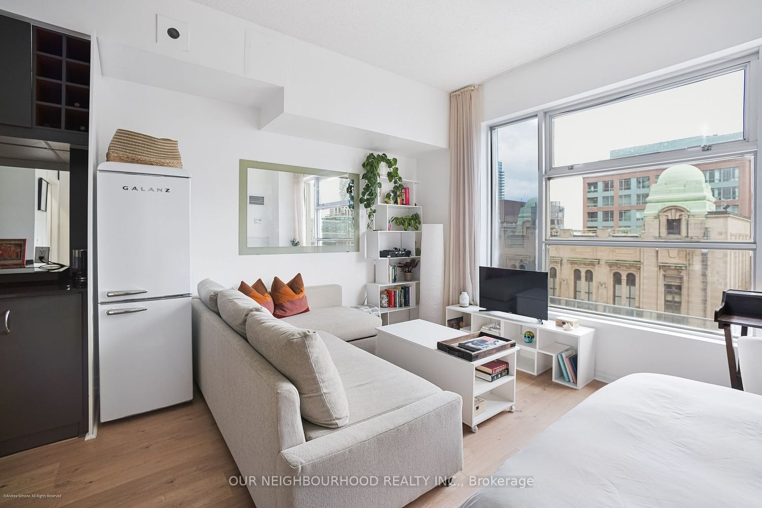 Listing Image 9