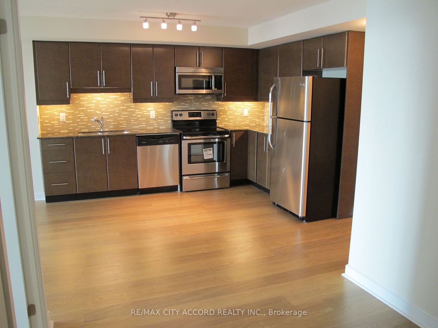 Condo leased at 1110-33 Bay Street, Toronto, Bay Street Corridor, M5J 2Z3 - MLS: C7235752