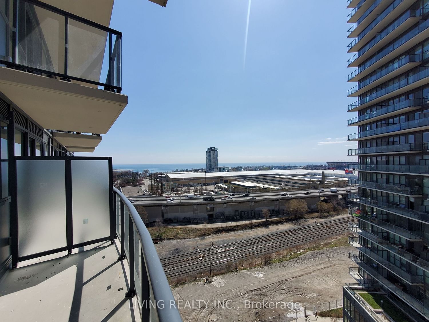 Listing Image 12