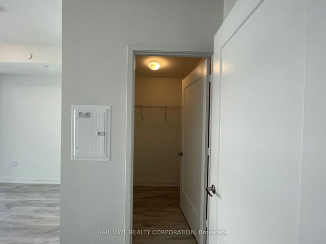 848 SW - 121 Lower Sherbourne Street