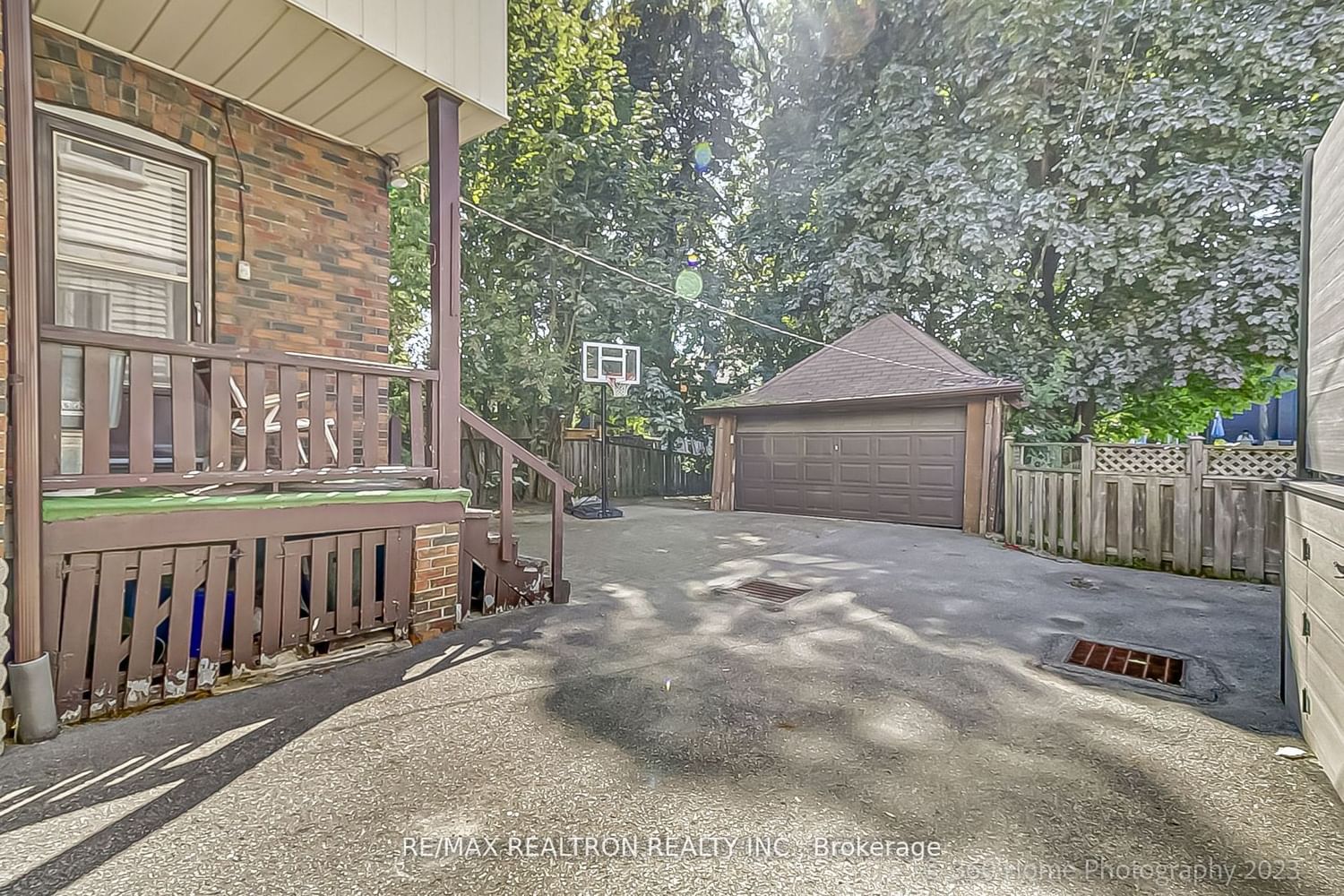 Listing Image 4