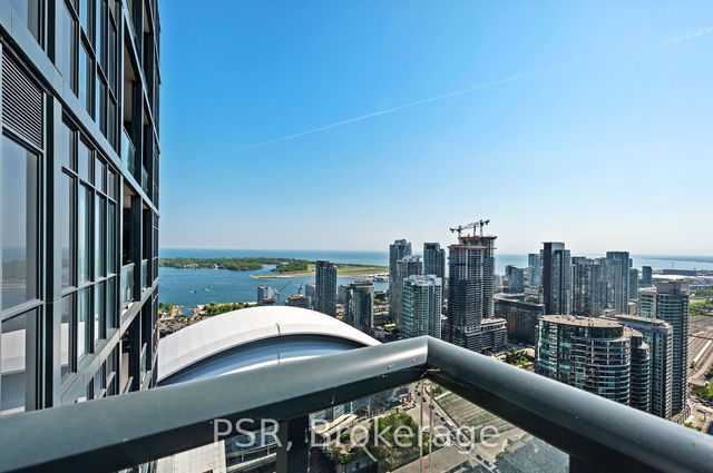 4401 - 300 Front Street