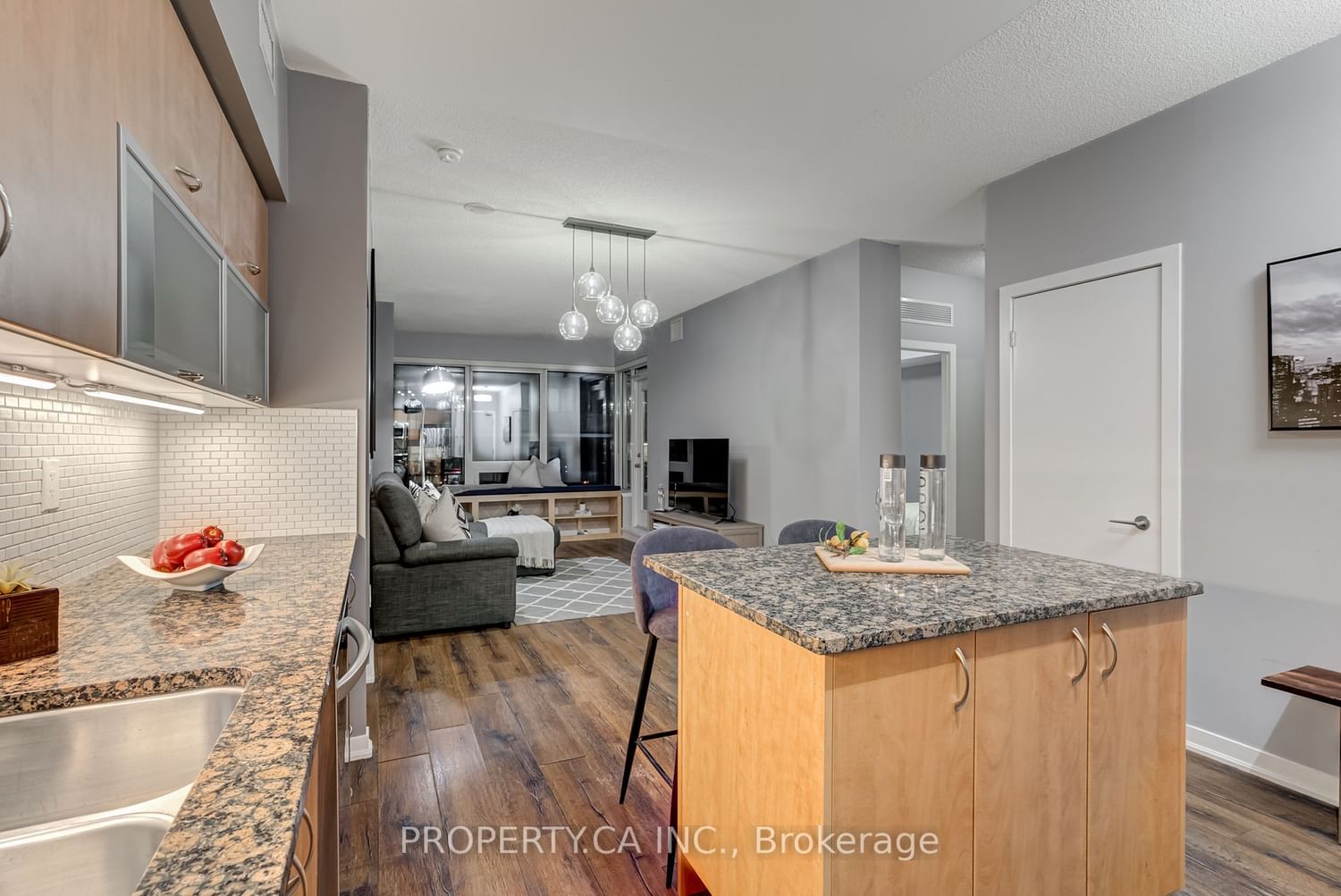 Listing Image 7