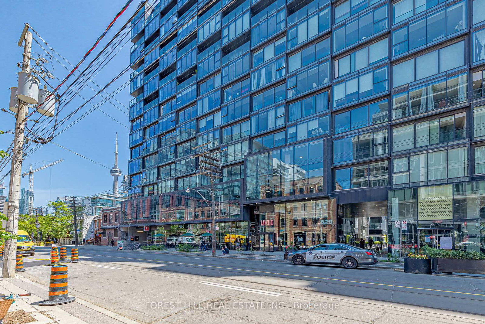 Listing Image 4