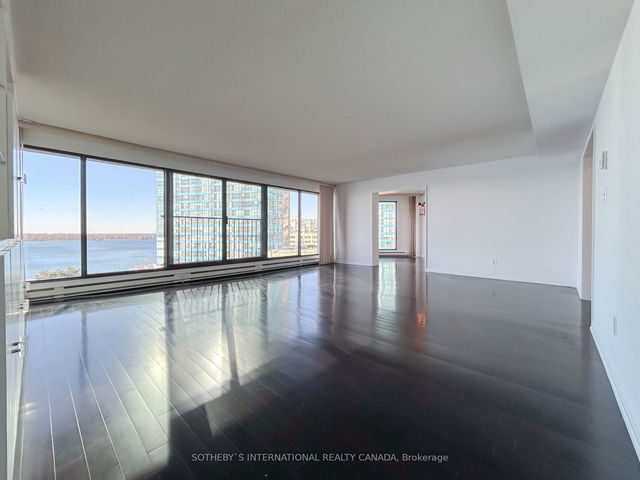 1110 - 65 Harbour Square