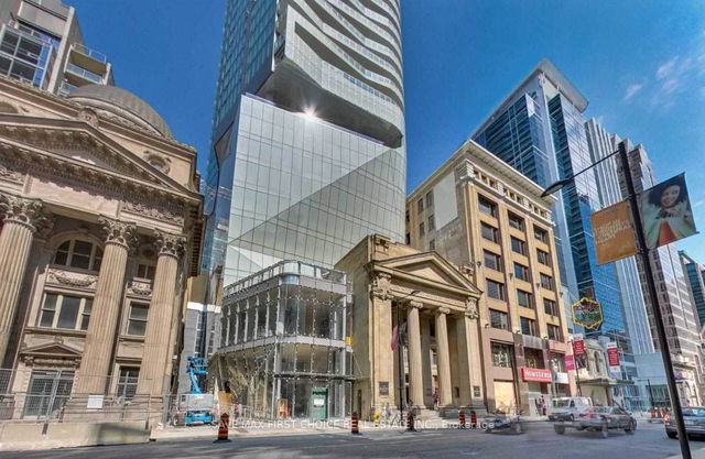 5102 - 197 Yonge Street