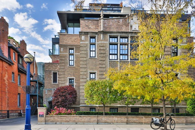 3D - 36 Hazelton Avenue