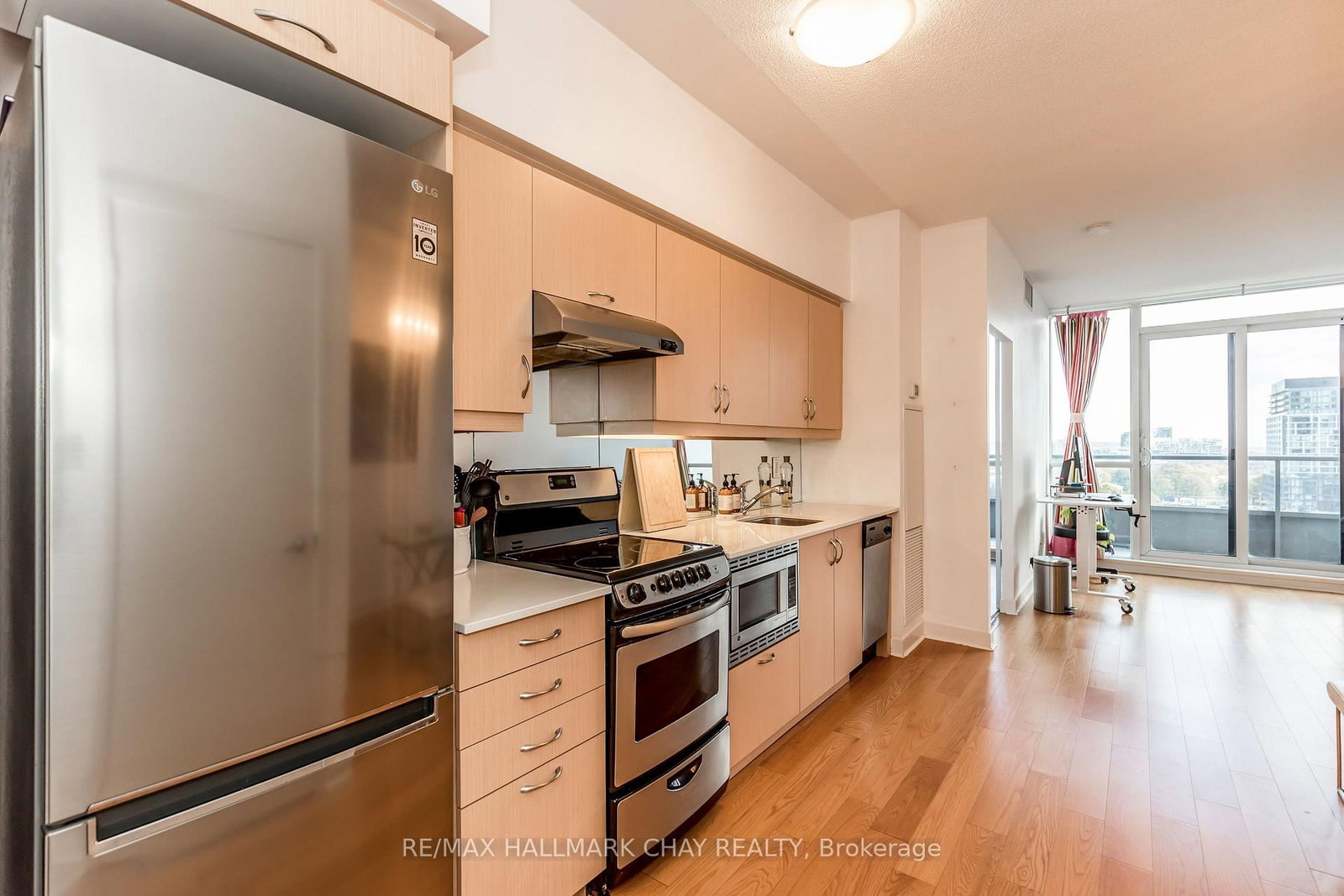 Listing Image 7