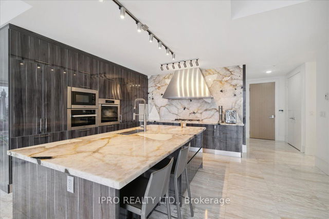 402 - 29 Queens Quay