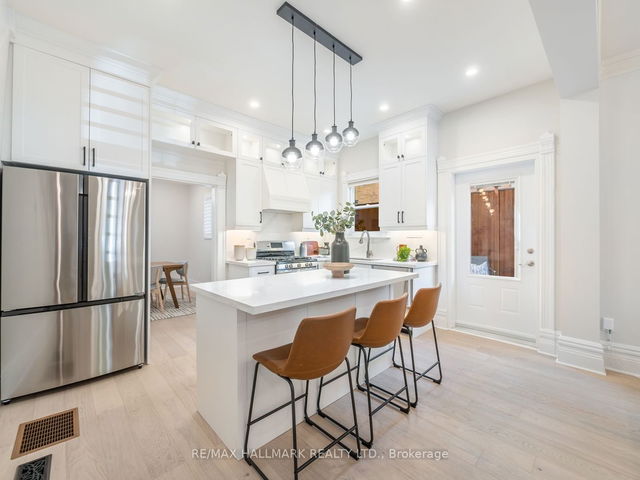 296 Seaton Street