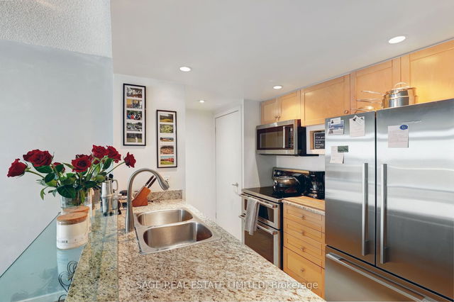 606 - 208 Queens Quay N/A